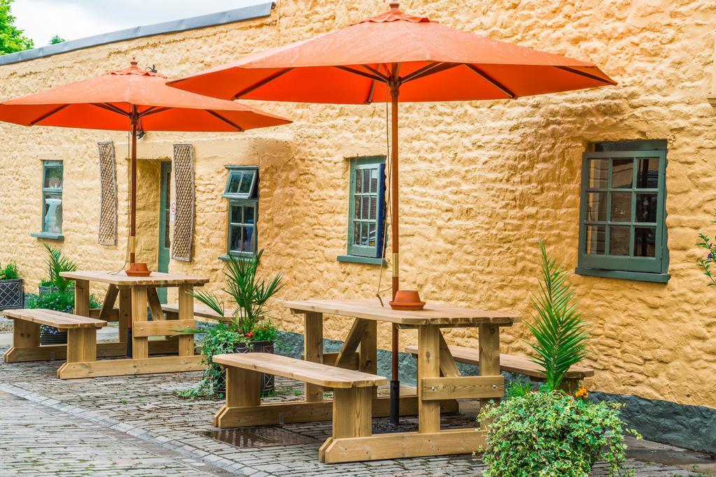 The Dolphin Hotel Wincanton Esterno foto